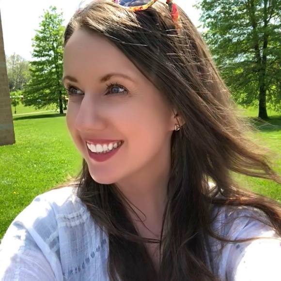 Meet your Posher, Kara - Picture 1 of 1